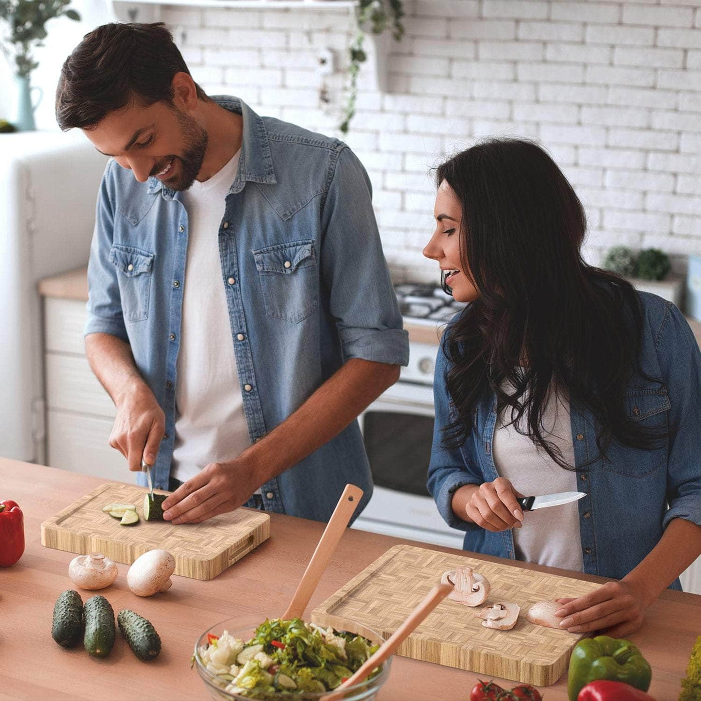 Cutting board made of 100% FSC certified bamboo - size M - with juice groove and recessed grips - from KD Essentials